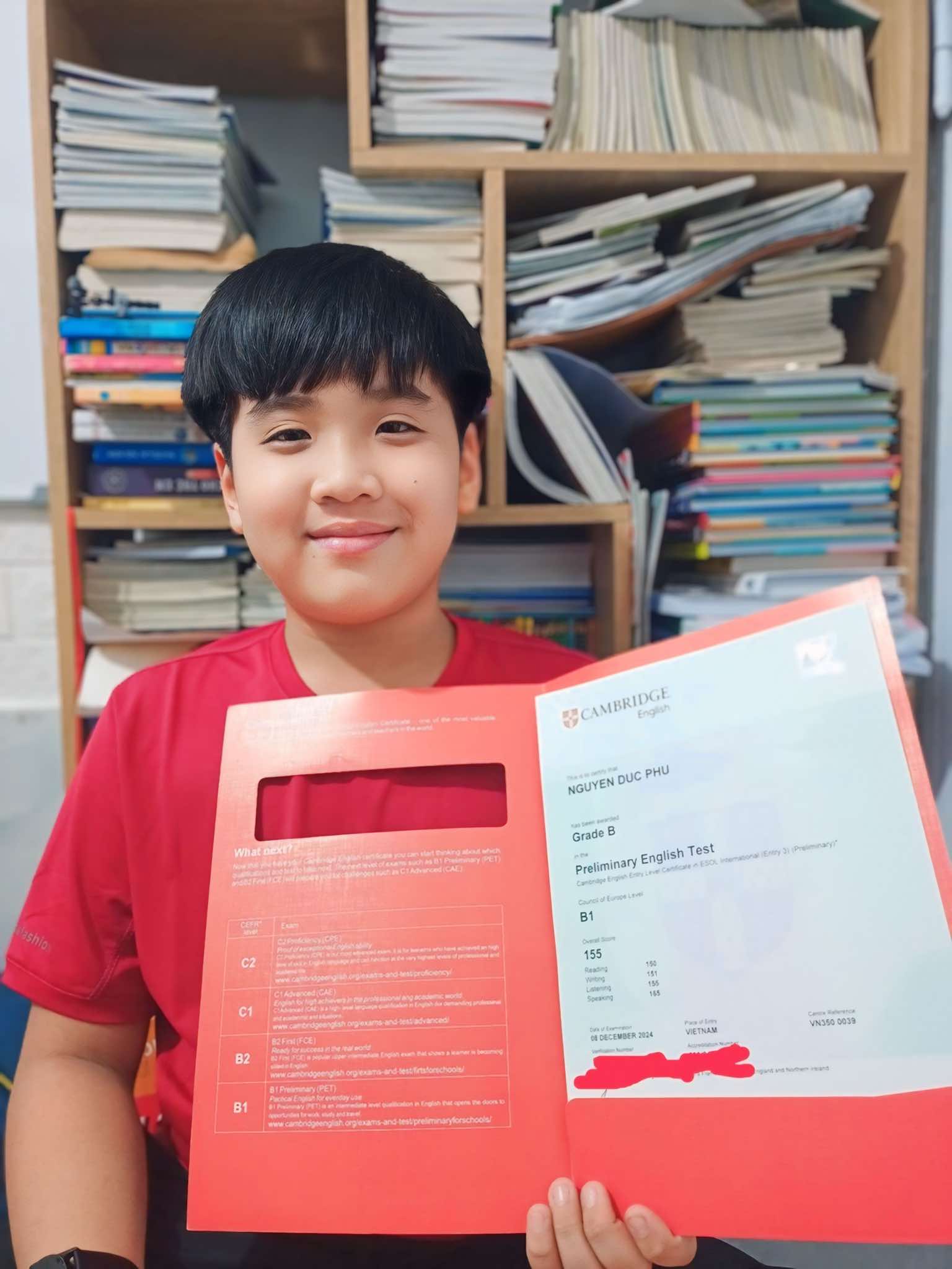 Bà mẹ ở Vĩnh Long tiết lộ chiêu "thao túng tâm lý" giúp con mê học: Con trai 10 tuổi đạt loạt thành tích đáng ngưỡng mộ- Ảnh 1.