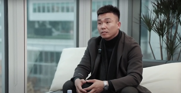 10 năm khởi nghiệp, từ bán chân giò nướng tới livestream bán xe RV - ‘nhà ở lưu động’, doanh thu hàng trăm tỷ/năm, doanh nhân này đúc rút 1 điều quan trọng nhất! - Ảnh 1. 10 năm khởi nghiệp, từ bán chân giò nướng tới livestream bán xe RV - ‘nhà ở lưu động’, doanh thu hàng trăm tỷ/năm, doanh nhân này đúc rút 1 điều quan trọng nhất! - Ảnh 1.