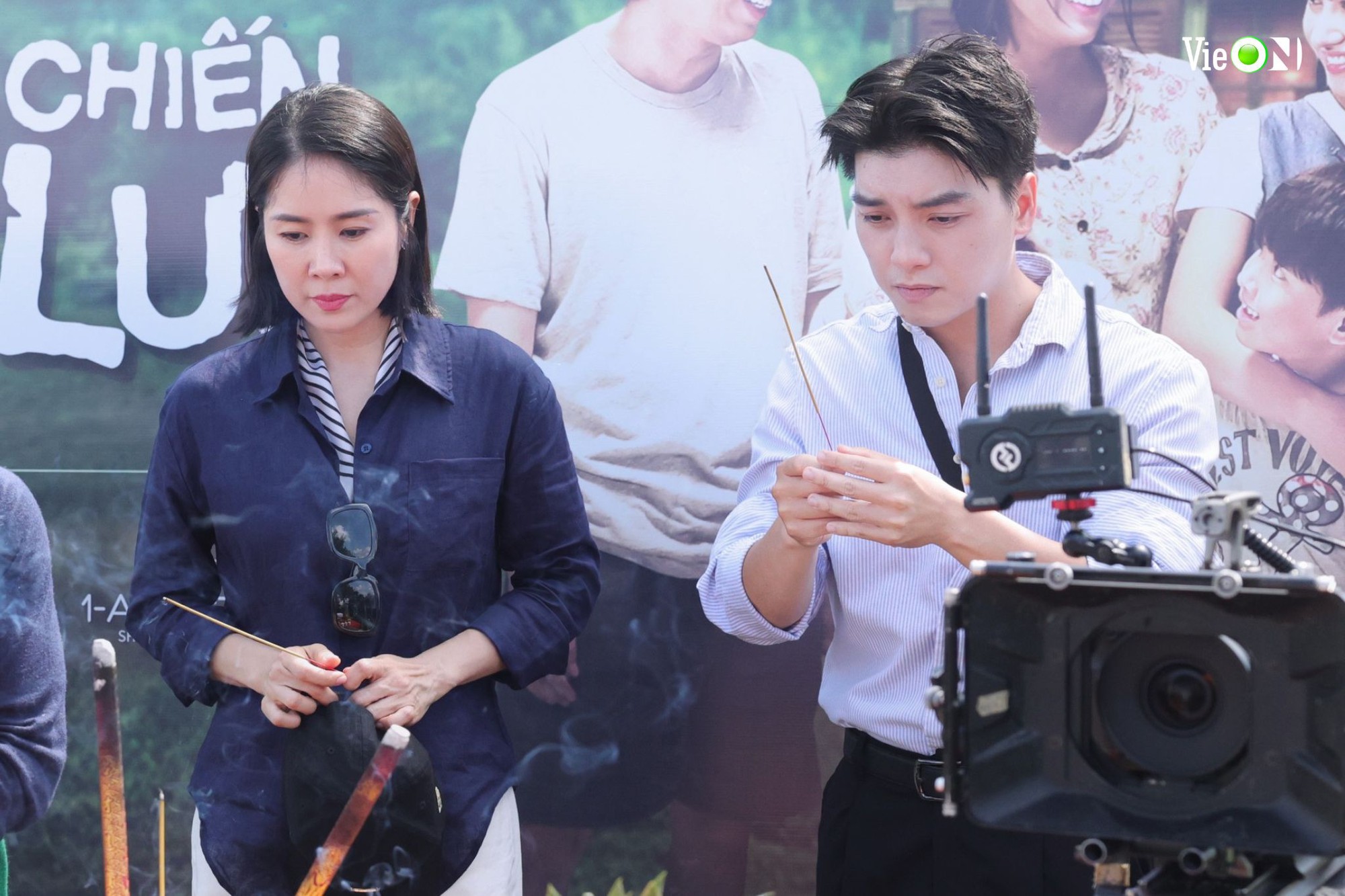 Khai máy phim VieON Original “Cuộc Chiến Hạ Lưu”: Thái Hòa tái hợp Lê Phương- Ảnh 5. Khai máy phim VieON Original “Cuộc Chiến Hạ Lưu”: Thái Hòa tái hợp Lê Phương- Ảnh 5.