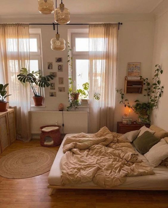 Mẹ âm thầm giấu 1 túi ngải cứu ở đầu giường, đến khi tận mắt thấy 3 "món quà" quý giá xuất hiện trong nhà tôi mới hiểu lý do- Ảnh 1.