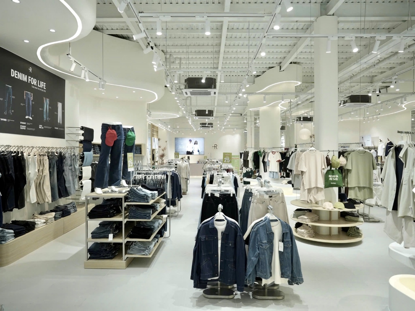 Routine khai trương New Flagship Store gần 1000m2 tạo lạc tại Trung Tâm Gò Vấp - Khẳng định sức nóng trong ngành thời trang- Ảnh 3. Routine khai trương New Flagship Store gần 1000m2 tạo lạc tại Trung Tâm Gò Vấp - Khẳng định sức nóng trong ngành thời trang- Ảnh 3.