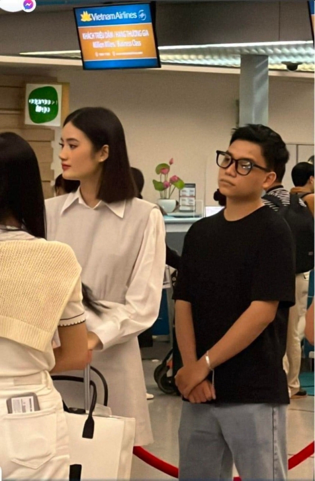 Động thái của bạn trai Hoa hậu Ý Nhi giữa nghi vấn đã "đường ai nấy đi"- Ảnh 5. Động thái của bạn trai Hoa hậu Ý Nhi giữa nghi vấn đã "đường ai nấy đi"- Ảnh 5.