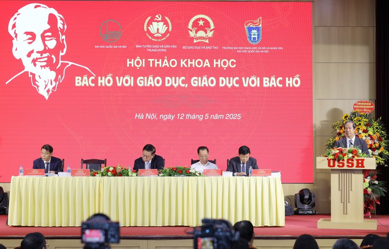 Chủ tịch Hồ Chí Minh - Nhà giáo dục vĩ đại- Ảnh 1. Chủ tịch Hồ Chí Minh - Nhà giáo dục vĩ đại- Ảnh 1.