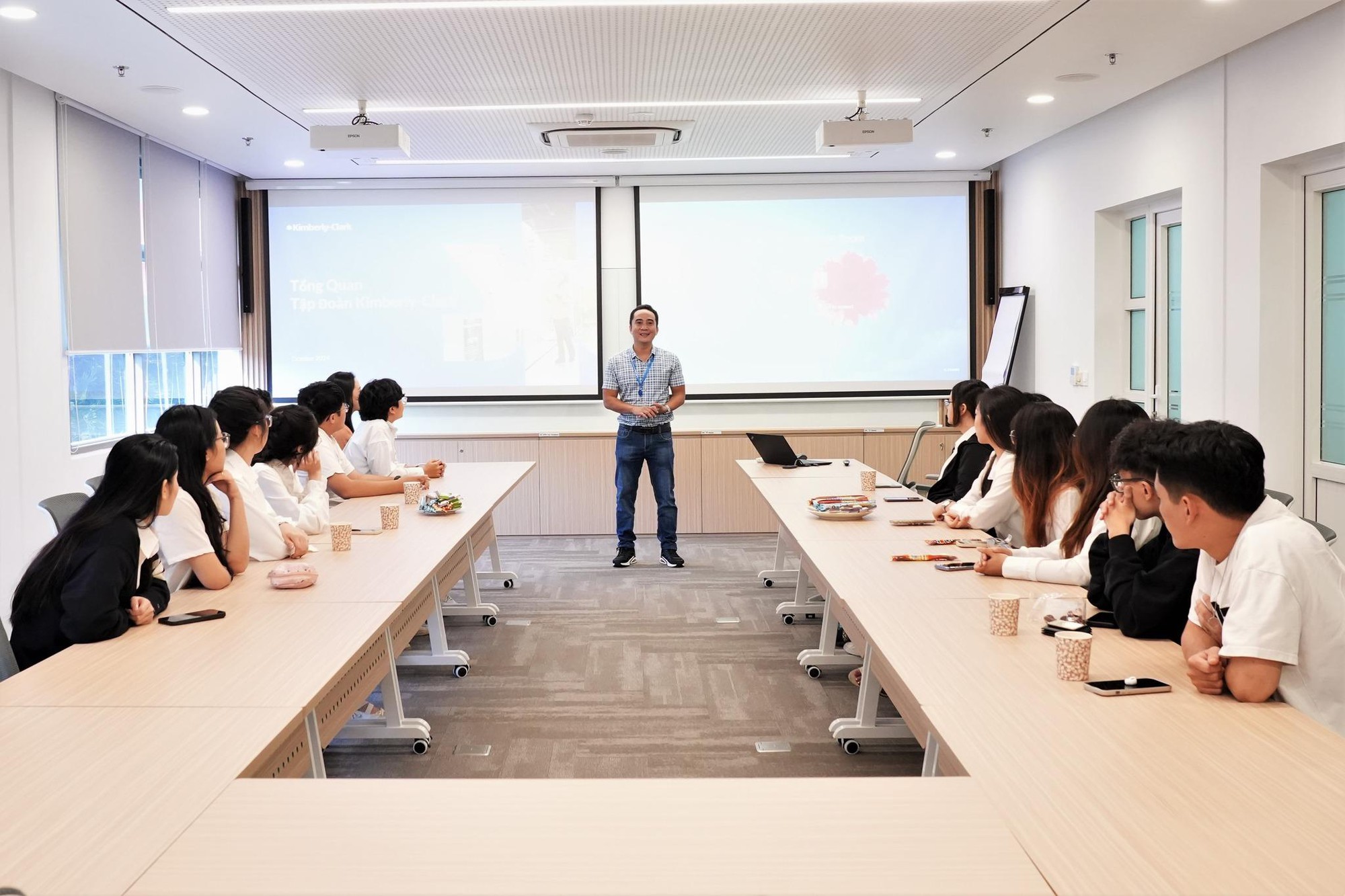 Cơ hội nghề nghiệp toàn cầu với mạng lưới doanh nghiệp của Gloucestershire Vietnam- Ảnh 3. Cơ hội nghề nghiệp toàn cầu với mạng lưới doanh nghiệp của Gloucestershire Vietnam- Ảnh 3.
