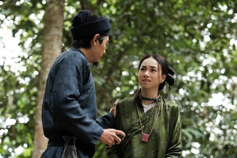 Nhiều người xem "Thám tử Kiên: Kỳ án không đầu" cảm thấy khó chịu vì diễn viên nữ mặc áo không cài hết nút: Lý do bất ngờ- Ảnh 2.
