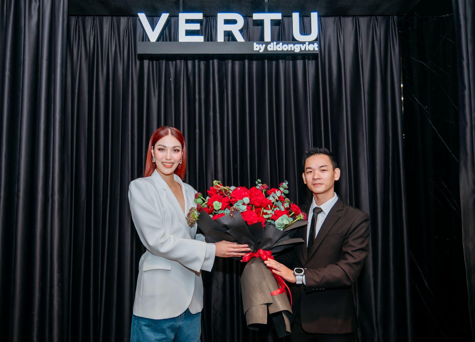 Siêu mẫu Lan Khuê làm đại sứ thương hiệu cho hãng điện thoại xa xỉ tại Việt Nam- Ảnh 1. Siêu mẫu Lan Khuê làm đại sứ thương hiệu cho hãng điện thoại xa xỉ tại Việt hi88.com lừa đảo- Ảnh 1.