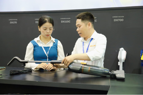 DEERMA ghi dấu ấn mạnh mẽ tại triển lãm China Homelife Vietnam 2025 với loạt sản phẩm gia dụng thông minh- Ảnh 2. DEERMA ghi dấu ấn mạnh mẽ tại triển lãm China Homelife Vietnam 2025 với loạt sản phẩm gia dụng thông minh- Ảnh 2.