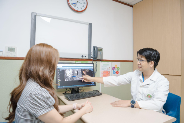 Kịp thời cứu bệnh nhân có sỏi kẹt niệu quản gây đa biến chứng- Ảnh 3. Kịp thời cứu bệnh nhân có sỏi kẹt niệu quản gây đa biến chứng- Ảnh 3.