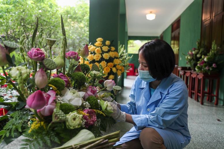 Sáng tháng 5 cùng những người thầm lặng chăm sóc Khu di tích Chủ tịch Hồ Chí Minh tại Phủ Chủ tịch- Ảnh 9. Sáng tháng 5 cùng những người thầm lặng chăm sóc Khu di tích Chủ tịch Hồ Chí Minh tại Phủ Chủ tịch- Ảnh 9.