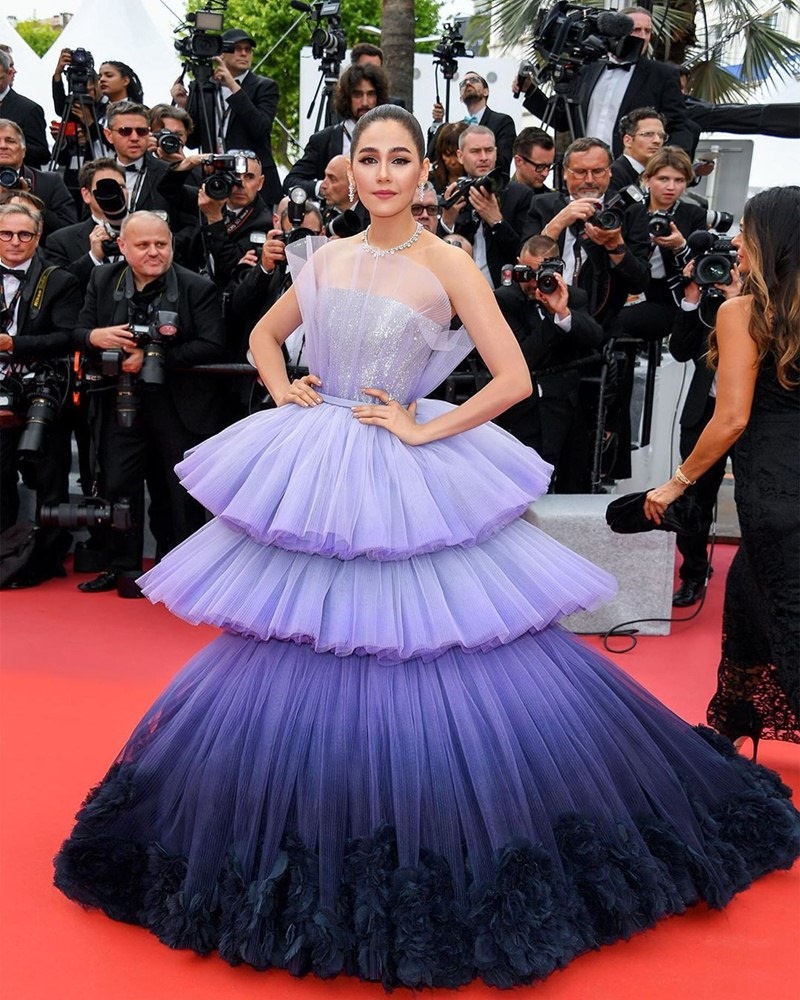 Phạm Băng Băng chưa xuất hiện, đã có 1 mỹ nhân châu Á liên tục "chiếm sóng" LHP Cannes với style đẹp nức nở- Ảnh 9. Phạm Băng Băng chưa xuất hiện, đã có 1 mỹ nhân châu Á liên tục "chiếm sóng" LHP Cannes với style đẹp nức nở- Ảnh 9.