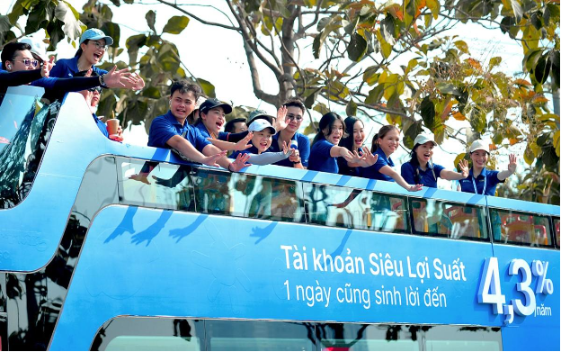 VIB xác lập kỷ lục ngành tài chính – đánh thức dòng tiền nhàn rỗi từ Bắc đến Nam- Ảnh 2. VIB xác lập kỷ lục ngành tài chính – đánh thức dòng tiền nhàn rỗi từ Bắc đến Nam- Ảnh 2.