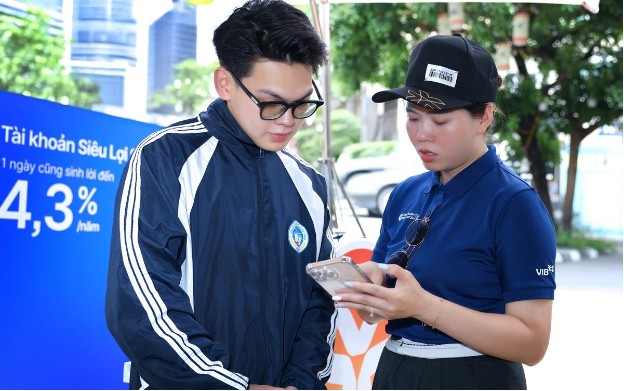 VIB xác lập kỷ lục ngành tài chính – đánh thức dòng tiền nhàn rỗi từ Bắc đến Nam- Ảnh 3. VIB xác lập kỷ lục ngành tài chính – đánh thức dòng tiền nhàn rỗi từ Bắc đến Nam- Ảnh 3.