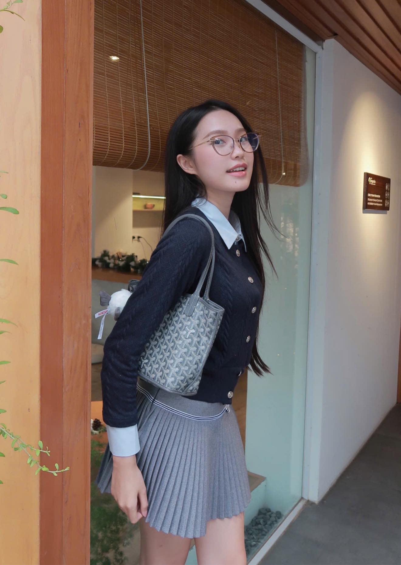 Tiểu thư Hà Thành cưới cầu thủ đình đám: Ở nhà chăm con vẫn kiếm tiền ầm ầm, xây biệt thự "khủng"- Ảnh 1. Tiểu thư Hà Thành cưới cầu thủ đình đám: Ở nhà chăm nha cai hi88 vẫn kiếm tiền ầm ầm, xây biệt thự "khủng"- Ảnh 1.