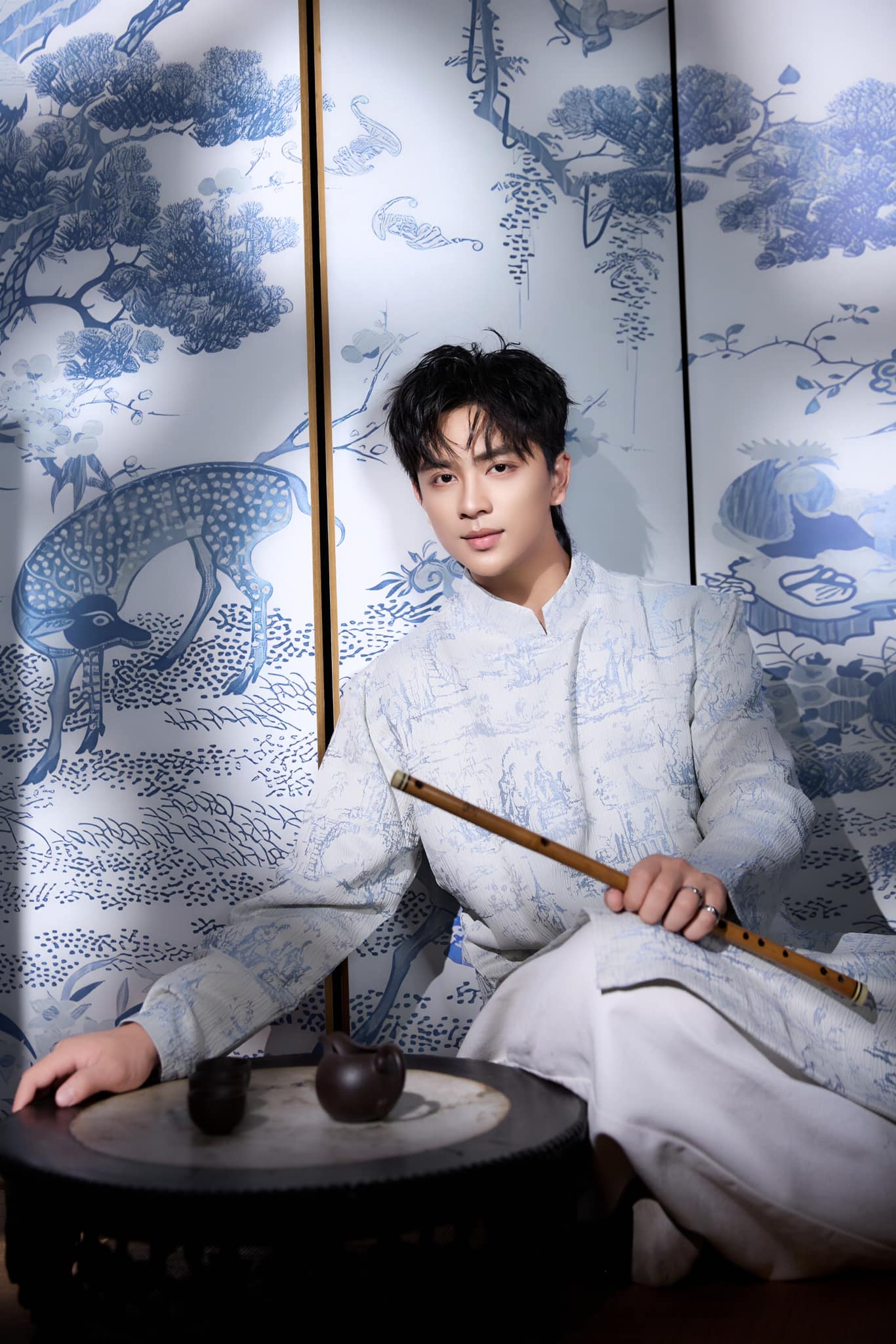 Nam vương Minh Ứng cuốn hút trong bộ ảnh lấy cảm hứng từ phim Victor Vũ- Ảnh 2. Nam vương Minh Ứng cuốn hút trong bộ ảnh lấy cảm hứng từ phim Victor Vũ- Ảnh 2.