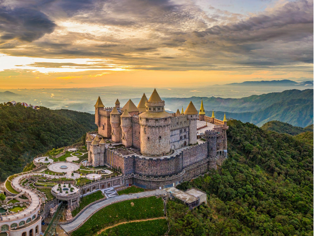 Sun World Ba Na Hills khai trương tuyến cáp mới mừng ngày lễ lớn của dân tộc- Ảnh 4. Sun World Ba Na Hills khai trương tuyến cáp mới mừng ngày lễ lớn của dân tộc- Ảnh 4.
