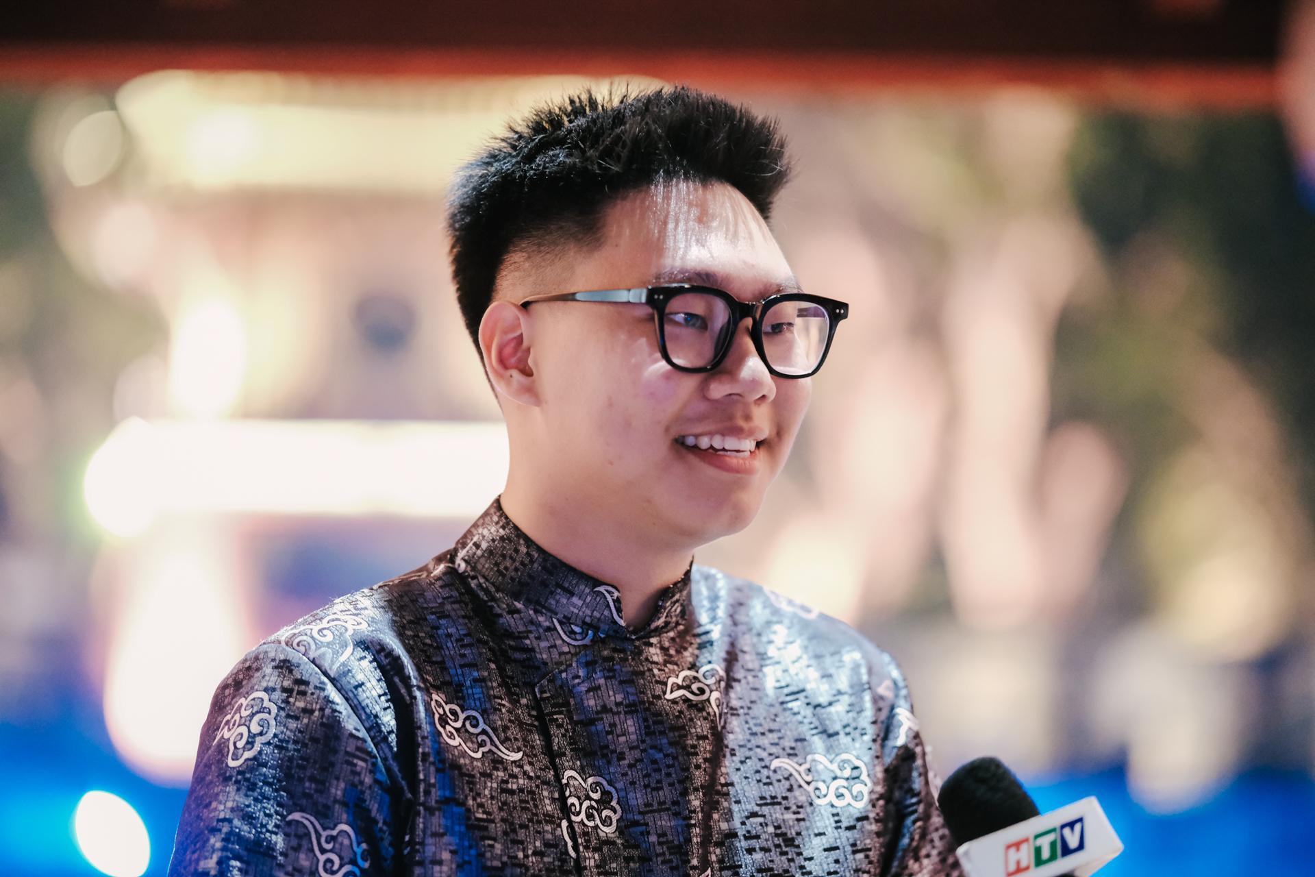 Một đêm hoá sĩ tử giữa lòng Hà Nội: Gen Z kể chuyện học - thi - hiểu mình cùng Galaxy AI tại Văn Miếu - Quốc Tử Giám- Ảnh 7. Một đêm hoá sĩ tử giữa lòng Hà Nội: Gen Z kể chuyện học - thi - hiểu mình cùng Galaxy AI tại Văn Miếu - Quốc Tử Giám- Ảnh 7.