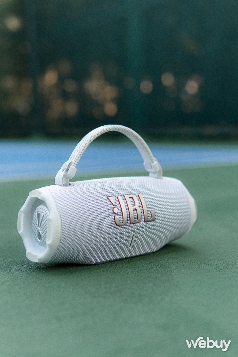 Dùng thử JBL Flip 7 và Charge 6: Âm thanh tùy biến sâu, pin “trâu” hơn, thêm AuraCast, chống nước/rơi vỡ, phát nhạc lossless, giá từ 3.59 triệu- Ảnh 22. Dùng thử JBL Flip 7 và Charge 6: Âm thanh tùy biến sâu, pin “trâu” hơn, thêm AuraCast, chống nước/rơi vỡ, phát nhạc lossless, giá từ 3.59 triệu- Ảnh 22.