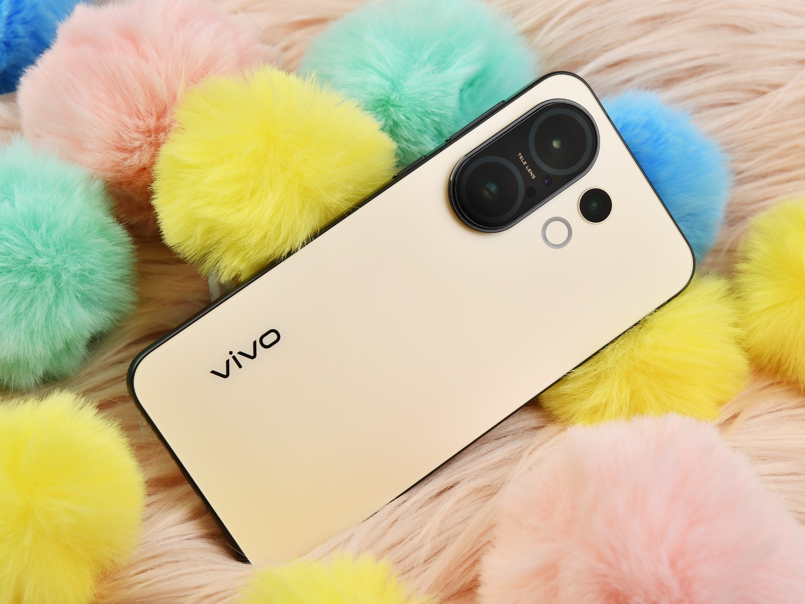 Cận cảnh điện thoại "sặc sỡ" của vivo sắp ra mắt: Chip Dimensity 9400e, màn hình nhỏ 6,3 inch nhưng pin khủng 6.500mAh, camera 50MP- Ảnh 7.