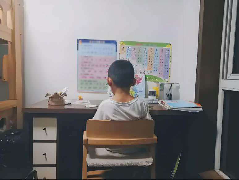 Tử vi tiết lộ: Mệnh nào nên ngồi học hướng nào để đầu óc khai thông, càng học càng giỏi- Ảnh 1. Tử vi tiết lộ: Mệnh nào nên ngồi học hướng nào để đầu óc khai thông, càng học càng giỏi- Ảnh 1.
