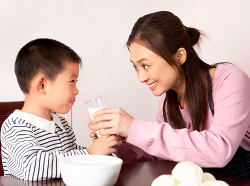Chọn sữa cho con: 3 điều mẹ cần biết trước khi cho trẻ uống sữa dê- Ảnh 3. Chọn sữa cho con: 3 điều mẹ cần biết trước khi cho trẻ uống sữa dê- Ảnh 3.