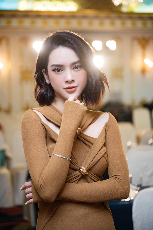 Quỳnh Lương: Từng đau đớn phát hiện chồng ngoại tình sau 2 tháng chung sống, bị trầm cảm chỉ còn nặng 39kg - Ảnh 4. Quỳnh Lương: Từng đau đớn phát hiện chồng ngoại tình sau 2 tháng chung sống, bị trầm cảm chỉ còn nặng 39kg - Ảnh 4.