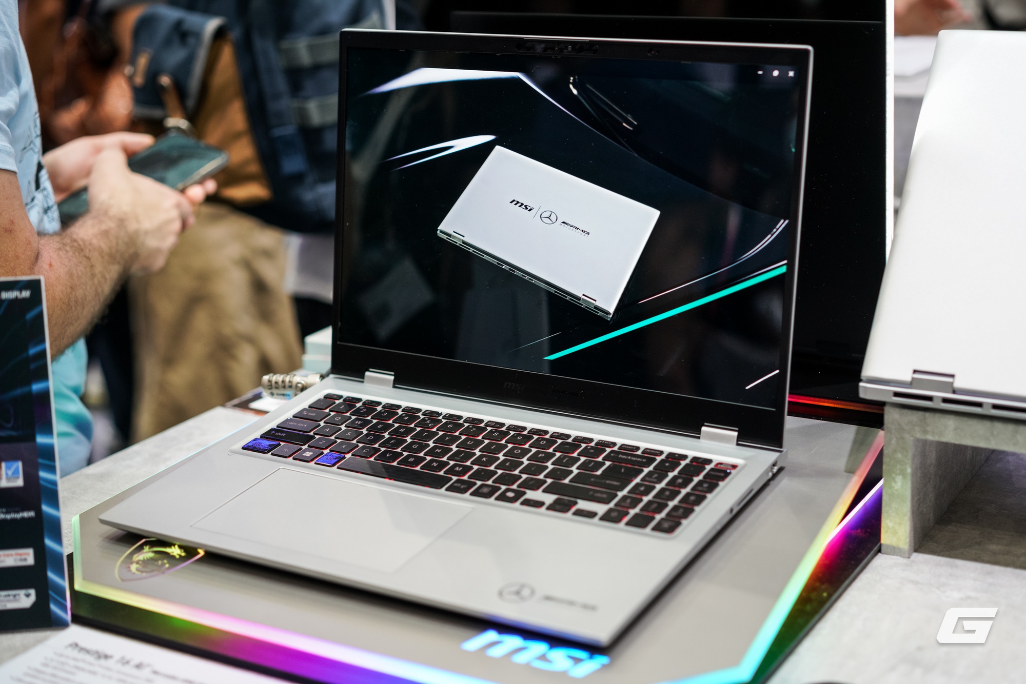 MSI ra mắt laptop Mercedes-AMG: Khi công nghệ và tốc độ kết hợp- Ảnh 8. MSI ra mắt laptop Mercedes-AMG: Khi công nghệ và tốc độ kết hợp- Ảnh 8.