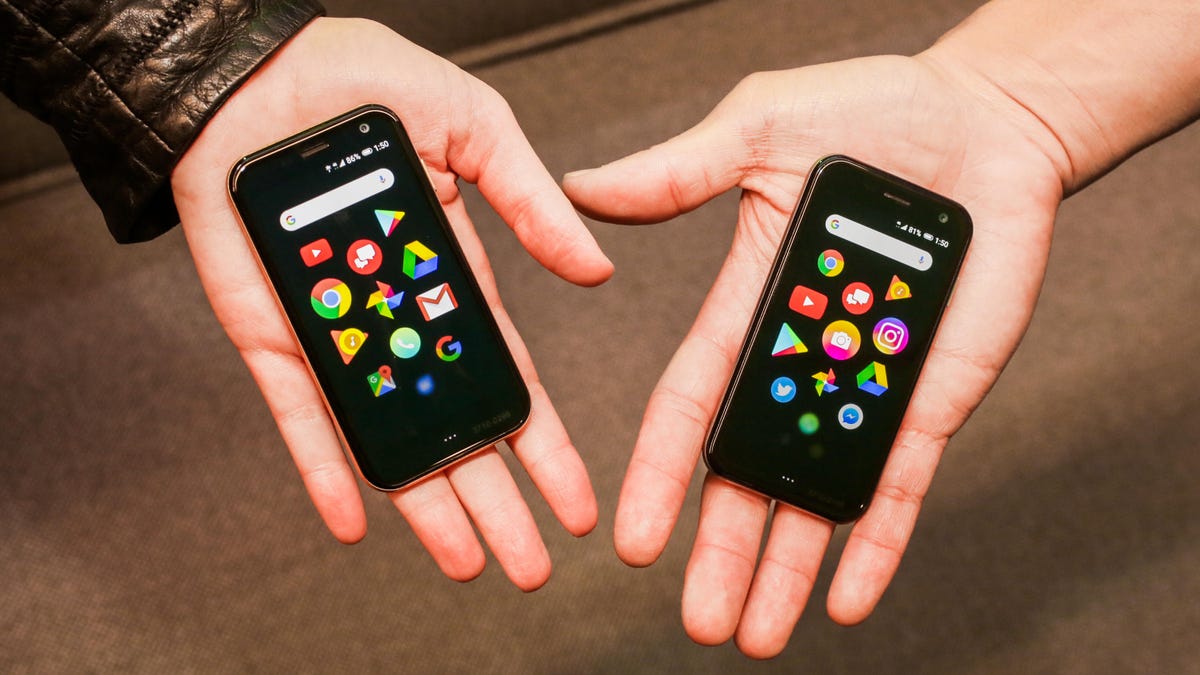Điện thoại bé xíu lọt thỏm lòng bàn tay, ra mắt từ 2018, cấu hình yếu, ít app, giờ vẫn có người mua với giá 2 triệu- Ảnh 2. Điện thoại bé xíu lọt thỏm lòng bàn tay, ra mắt từ 2018, cấu hình yếu, ít app, giờ vẫn có người mua với giá 2 triệu- Ảnh 2.