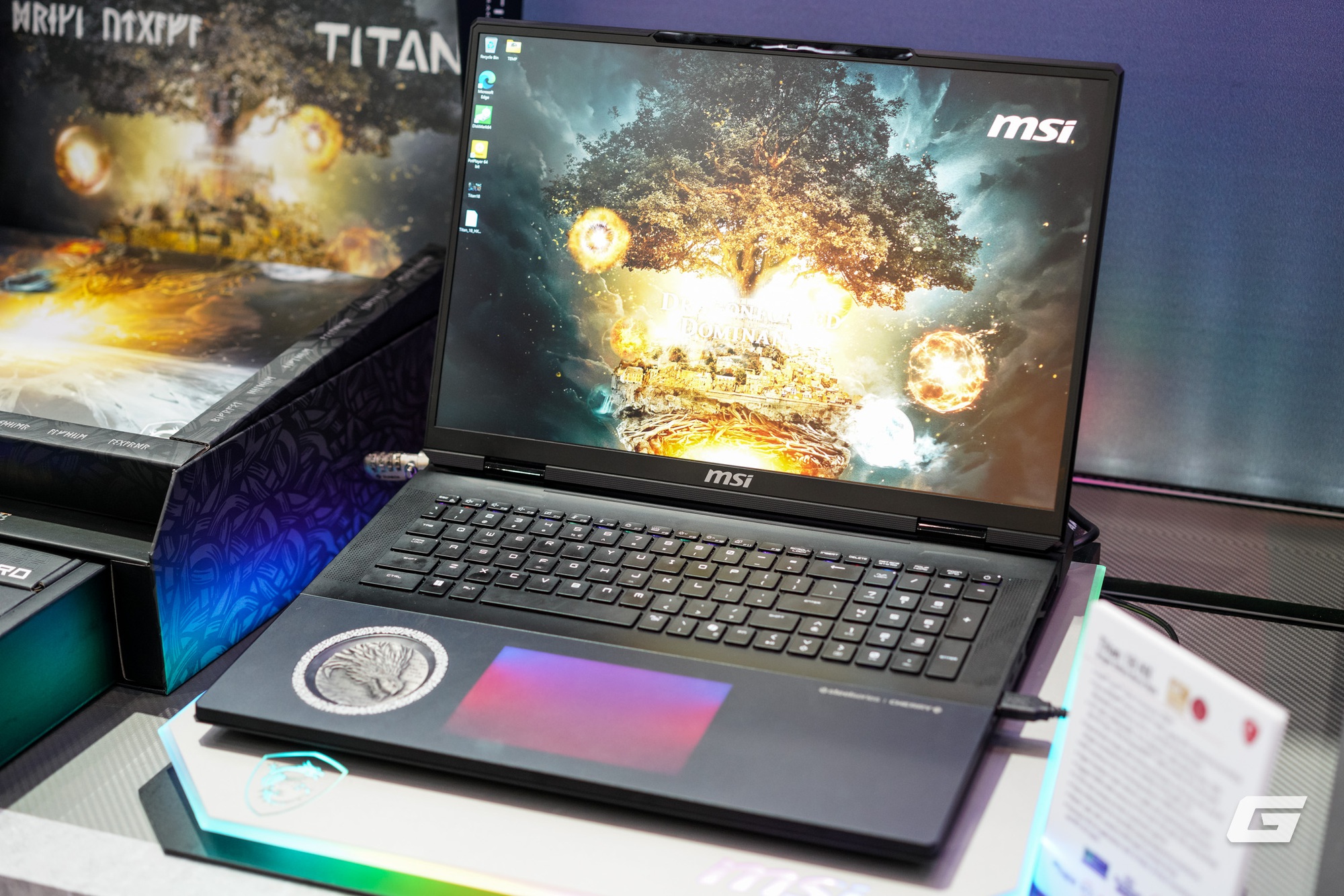 MSI làm laptop giá đắt hơn xe SH, gắn rồng, phát sáng RGB, cấu hình cân mọi game- Ảnh 1. MSI làm laptop giá đắt hơn xe SH, gắn rồng, phát sáng RGB, cấu hình cân mọi game- Ảnh 1.