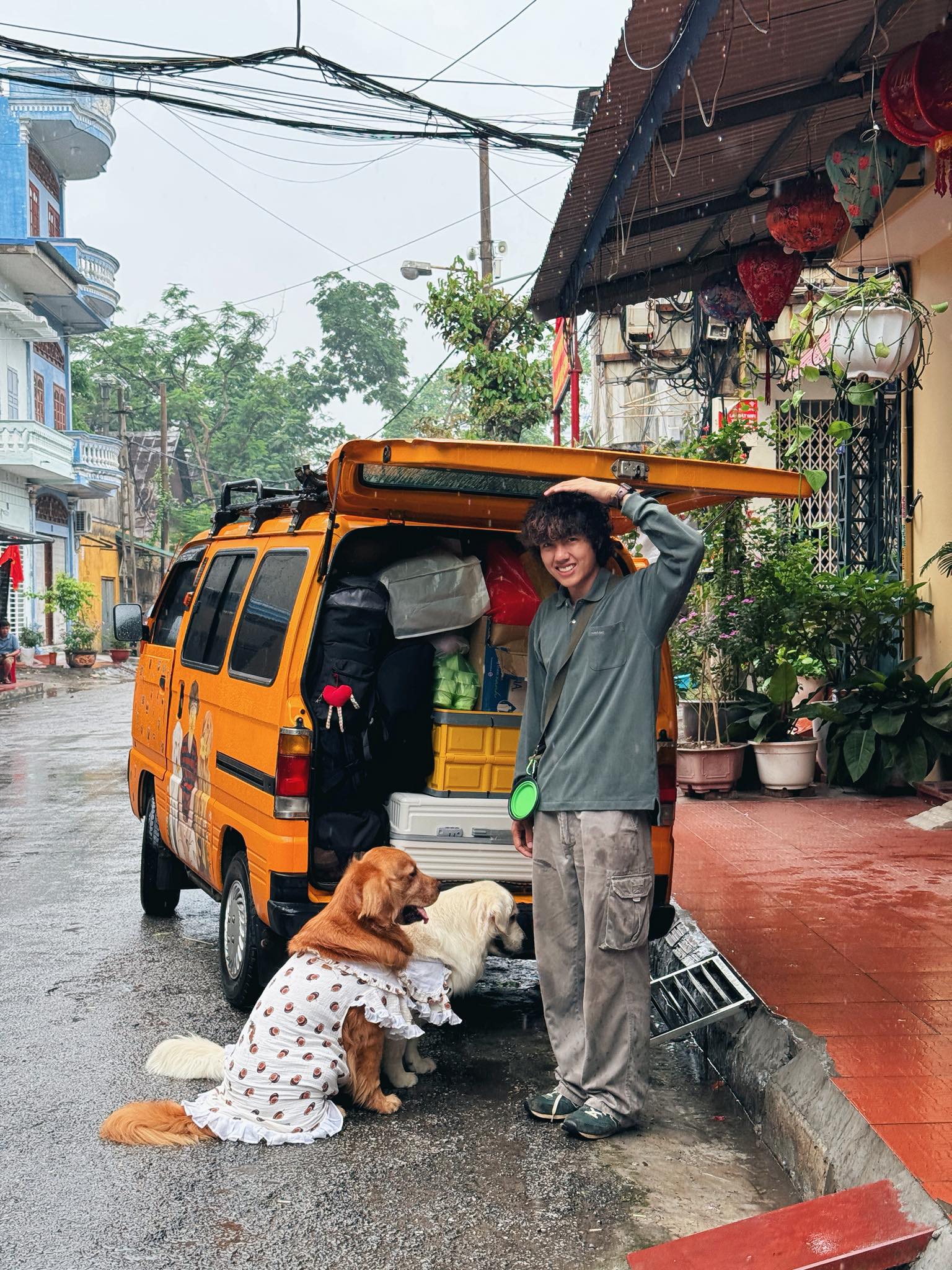 Chàng trai đi du lịch xuyên Việt cùng 2 chú chó: Đến đâu "off-fan" đến đó, vui thì hết nấc nhưng cũng có... nỗi niềm khó tả mà các "sen" cần biết- Ảnh 14. Chàng trai đi du lịch xuyên Việt cùng 2 chú chó: Đến đâu "off-fan" đến đó, vui thì hết nấc nhưng cũng có... nỗi niềm khó tả mà các "sen" cần biết- Ảnh 14.