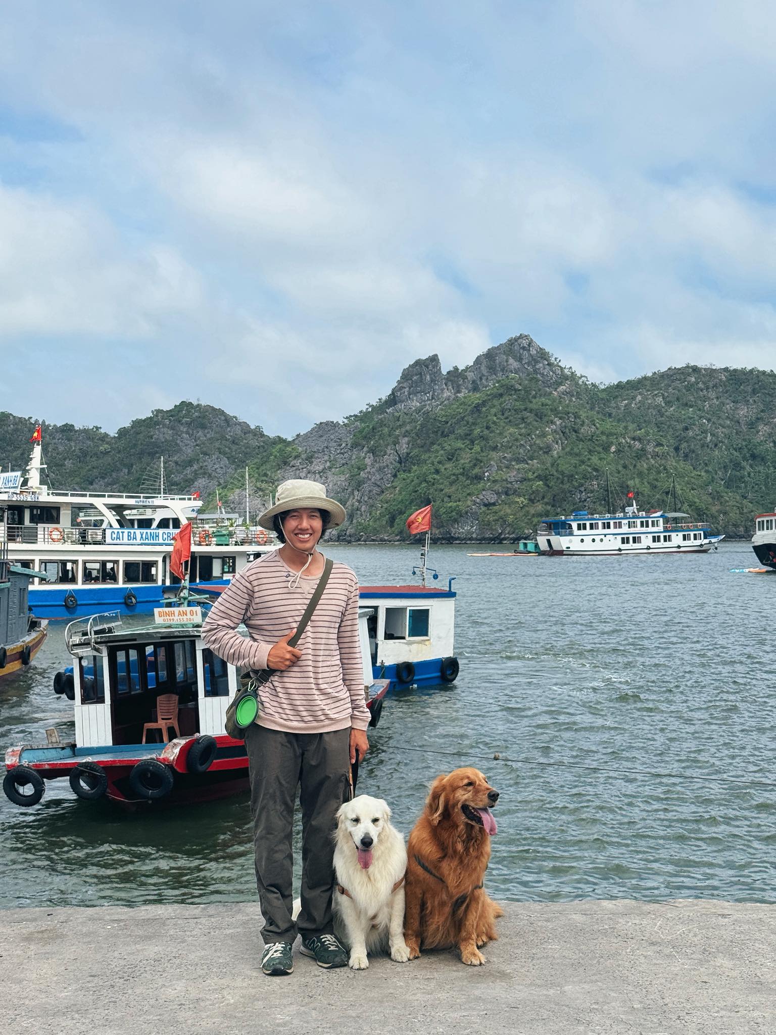 Chàng trai đi du lịch xuyên Việt cùng 2 chú chó: Đến đâu "off-fan" đến đó, vui thì hết nấc nhưng cũng có... nỗi niềm khó tả mà các "sen" cần biết- Ảnh 20. Chàng trai đi du lịch xuyên Việt cùng 2 chú chó: Đến đâu "off-fan" đến đó, vui thì hết nấc nhưng cũng có... nỗi niềm khó tả mà các "sen" cần biết- Ảnh 20.