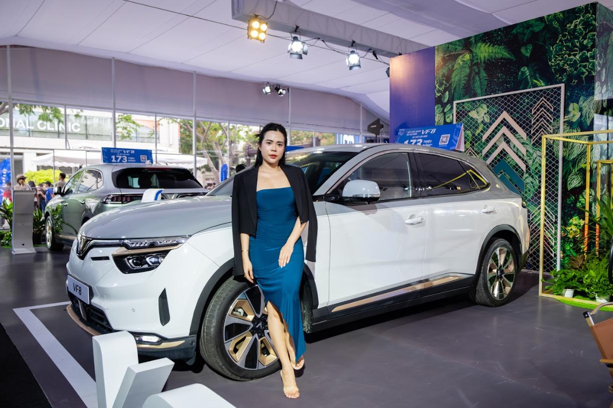 Chạy VinFast VF 8 vượt dốc cao, lội hố nước, người lái chia sẻ: ‘Không ngờ một mẫu SUV gia đình có thể đi như xe địa hình’- Ảnh 4. Chạy VinFast VF 8 vượt dốc cao, lội hố nước, người lái chia sẻ: ‘Không ngờ một mẫu SUV gia đình có thể đi như xe địa hình’- Ảnh 4.