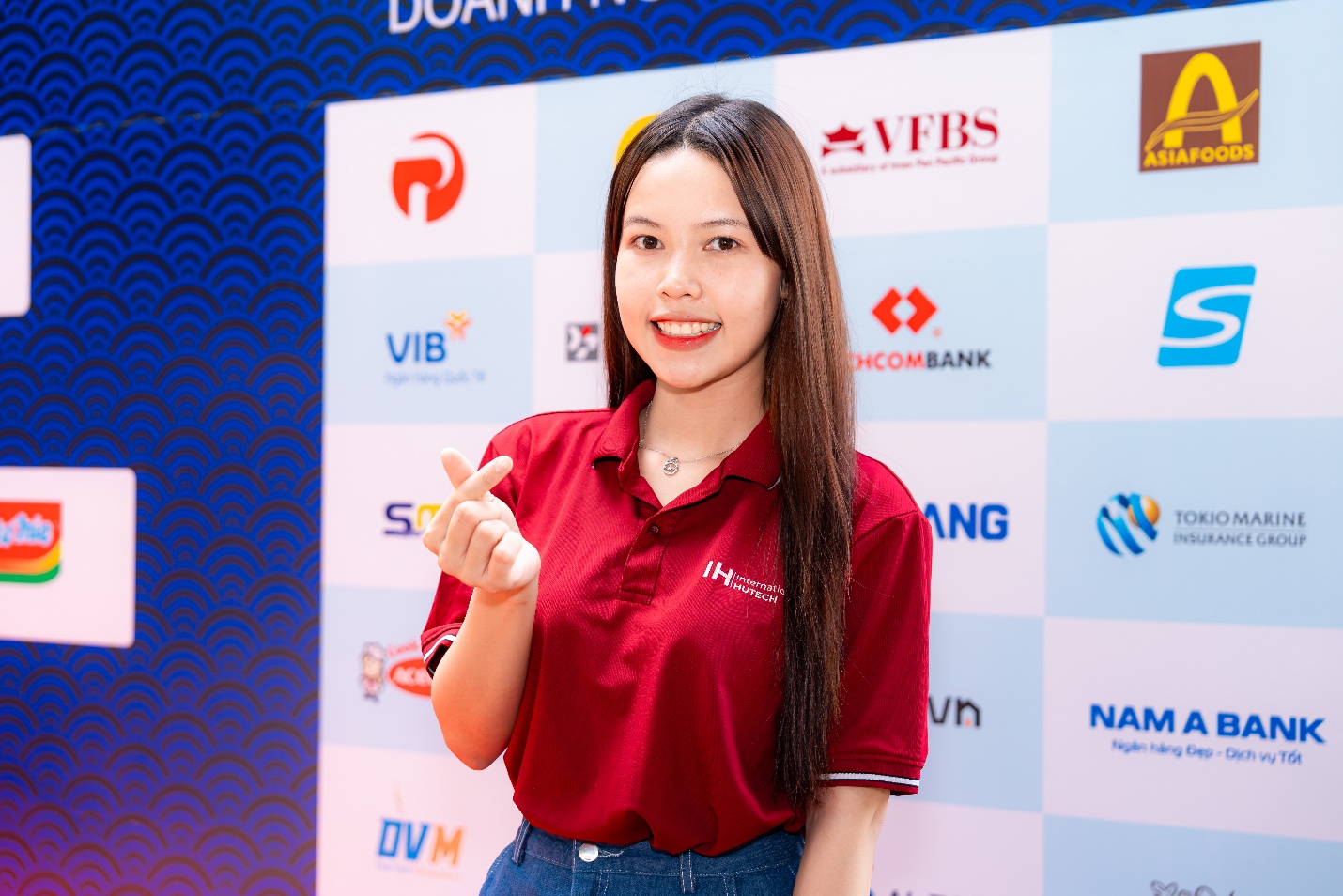 "Săn job" quốc tế, sinh viên HUTECH hội nhập thị trường lao động toàn cầu tại HUTECH International Job Fair 2025- Ảnh 4. "Săn job" quốc tế, sinh viên HUTECH hội nhập thị trường lao động toàn cầu tại HUTECH International Job Fair 2025- Ảnh 4.