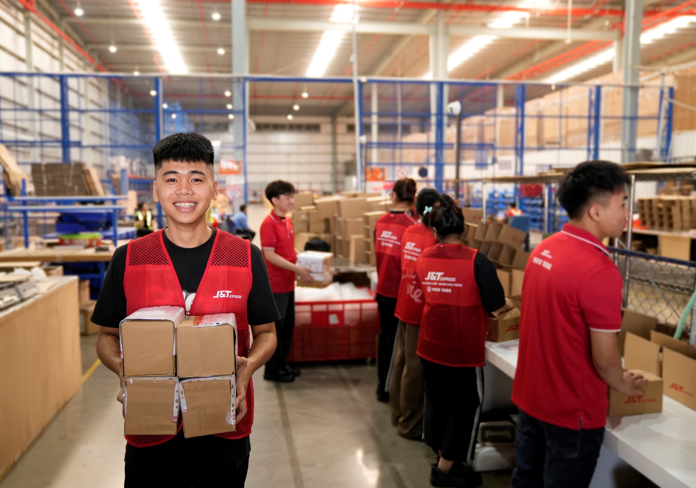 J&T Express trở thành đối tác vận chuyển các sản phẩm công nghệ cho Samsung Việt Nam- Ảnh 3. hi88.com trở thành đối tác vận chuyển các sản phẩm công nghệ cho Samsung Việt Nam- Ảnh 3.