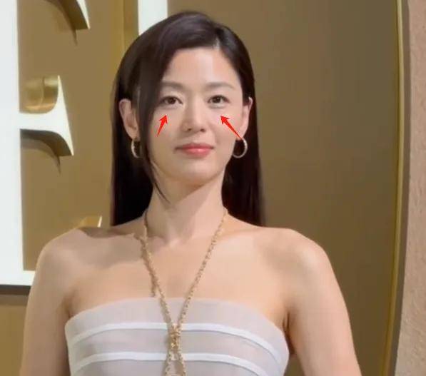 “Mợ chảnh” Jun Ji-hyun có còn đẹp khi lộ dấu hiệu lão hóa?- Ảnh 3.