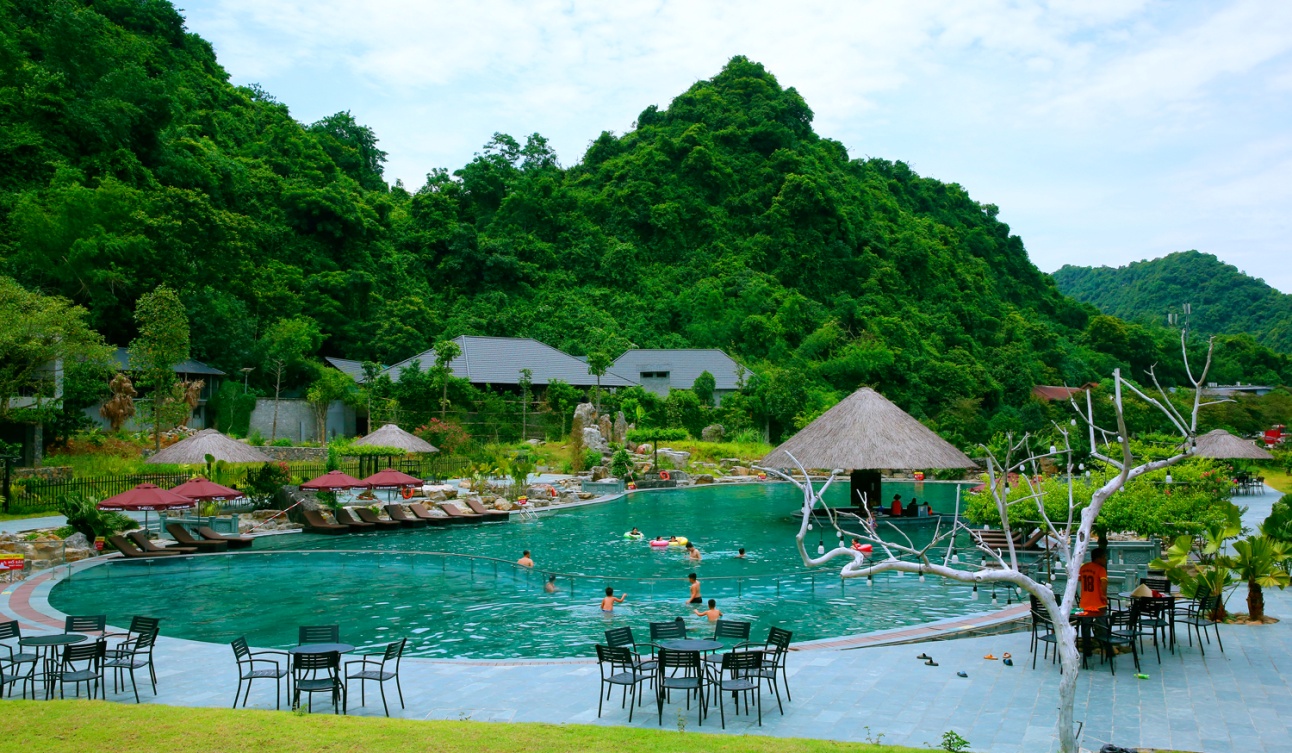 Ninh Bình - Phát triển du lịch theo hướng toàn diện, bền vững và tăng trưởng xanh- Ảnh 2. E:\Báo cáo hình ảnh huyện NTM Hoa Lư. ảnh cảnh quan chung\thung nham\khu hi88. com sinh thái Thung Nham (2).JPG