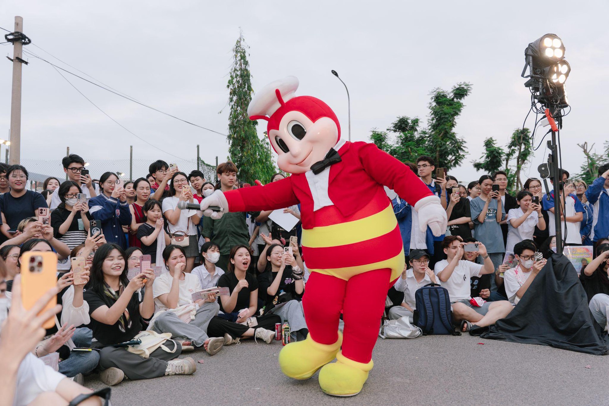 The Jolly Stars của Jollibee Việt Nam tạo sân chơi tài năng cho hàng trăm tại hi88 viên- Ảnh 4.