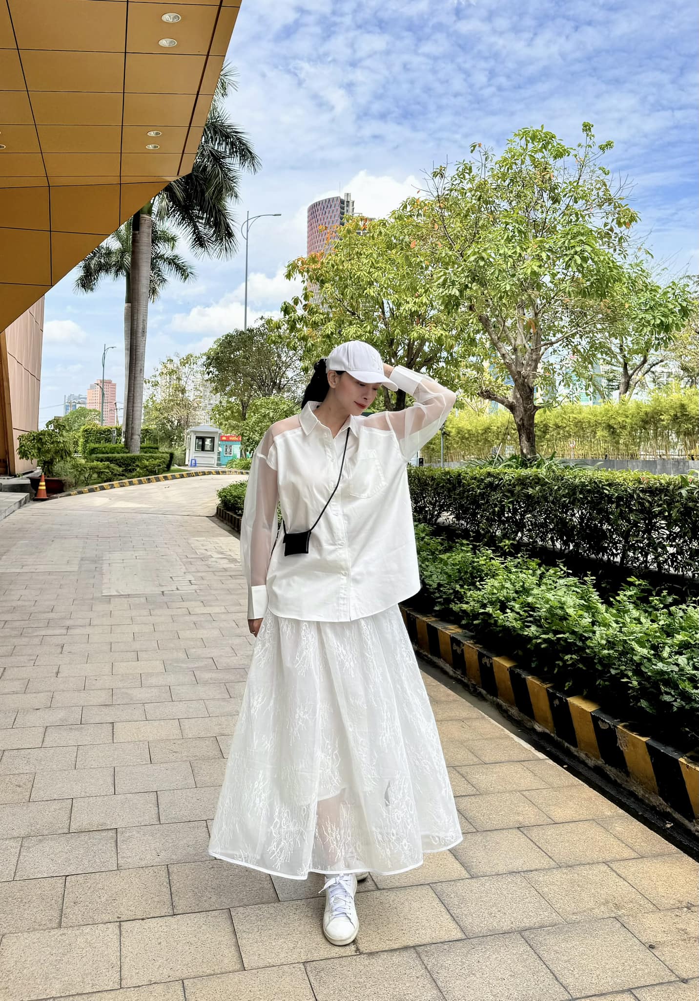 Mẹ bầu Ngô Thanh Vân chuộng lên đồ rộng rãi, giấu nhẹm đường cong mà vẫn xinh mê- Ảnh 6. Mẹ bầu Ngô Thanh Vân chuộng lên đồ rộng rãi, giấu nhẹm đường cong mà vẫn xinh mê- Ảnh 6.