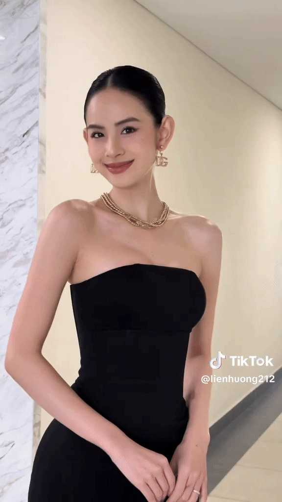Một "thần tiên tỷ tỷ" xuất hiện trên sân khấu Việt, hóa ra là mỹ nhân bản sao của Cổ Lực Na Trát- Ảnh 9. Một "thần tiên tỷ tỷ" xuất hiện trên sân khấu Việt, hóa ra là mỹ nhân bản sao của Cổ Lực Na Trát- Ảnh 9.