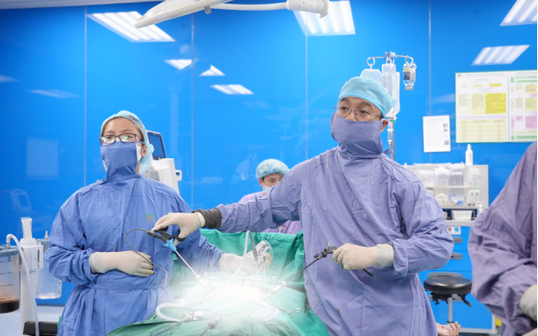 Chủ quan với rong kinh, nhiều phụ nữ phải cắt bỏ tử cung- Ảnh 1. Chủ quan với rong kinh, nhiều phụ nữ phải cắt bỏ tử cung- Ảnh 1.