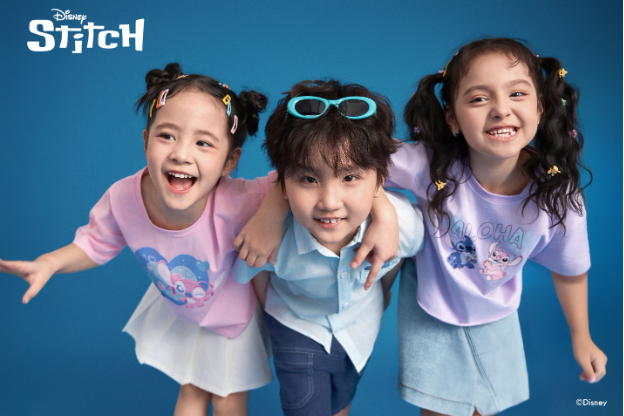 Stitch đổ bộ tủ đồ nhà bạn: Khi thời trang lấy cảm hứng từ Lilo & Stitch trở thành cơn sốt mới dành cho trẻ em và cả gia đình- Ảnh 3. Stitch đổ bộ tủ đồ nhà bạn: Khi thời trang lấy cảm hứng từ Lilo & Stitch trở thành cơn sốt mới dành cho trẻ em và cả gia đình- Ảnh 3.