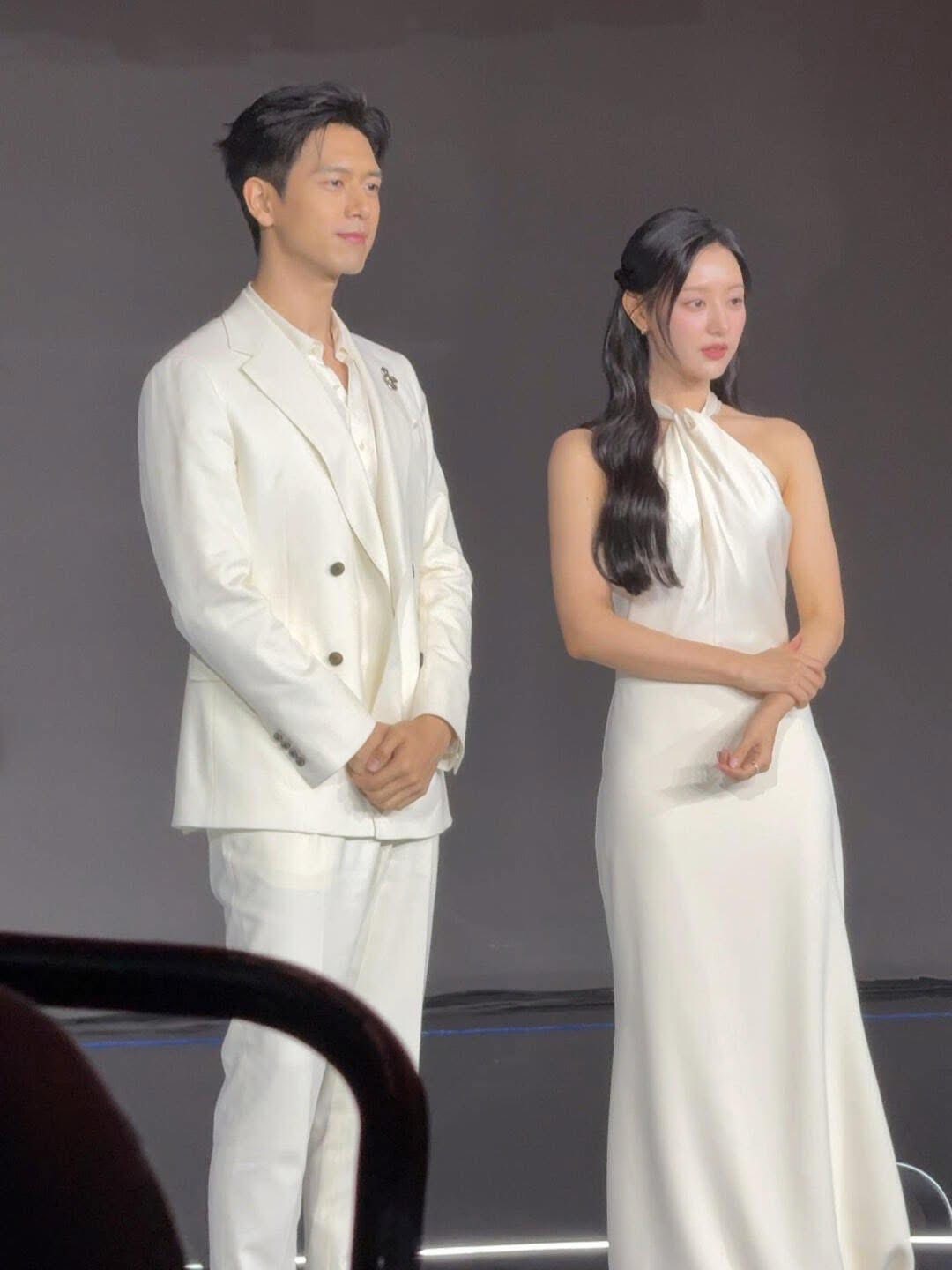 Kim Ji Won chung khung hình với Lý Hiện "tuyệt đối điện ảnh": Lộ 1 "cực phẩm" khiến ai cũng phải tấm tắc khát khao- Ảnh 2.