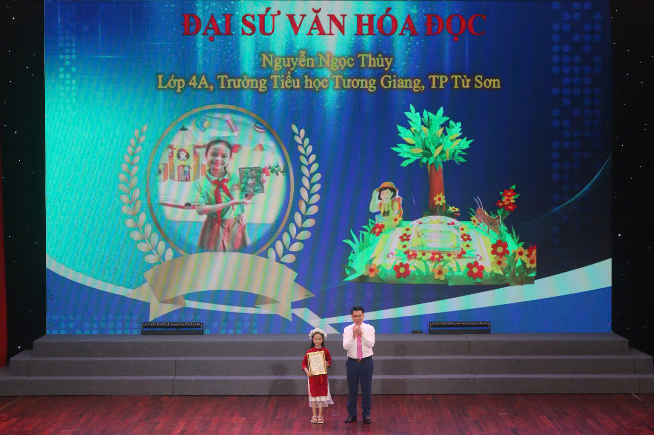 Tổng kết và trao hơn 144 giải trong Cuộc thi Đại sứ Văn hóa đọc tỉnh Bắc Ninh năm 2025- Ảnh 3. C:\Users\asus\OneDrive\Documents\Tien Phuc\Hình ảnh 3.jpg