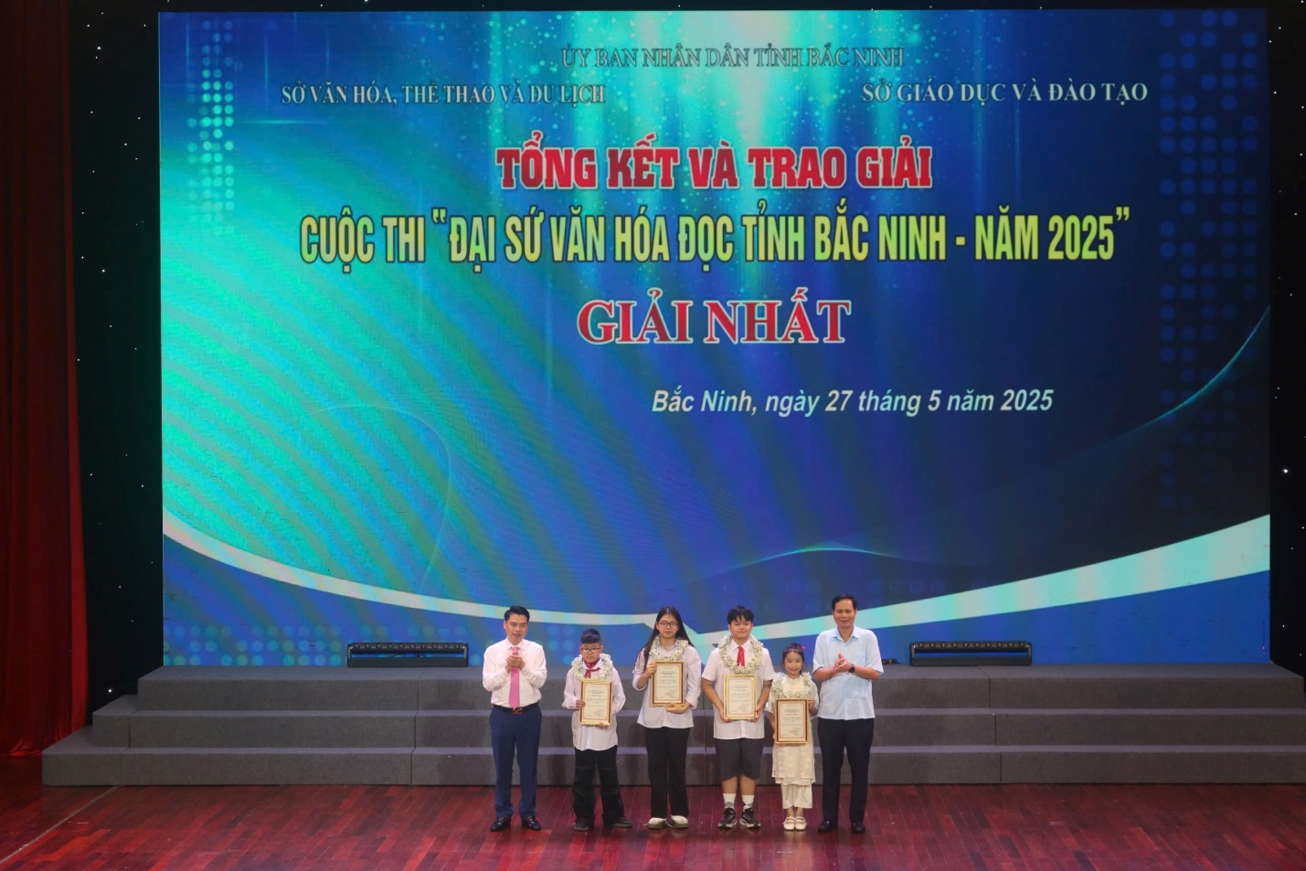 Tổng kết và trao hơn 144 giải trong Cuộc thi Đại sứ Văn hóa đọc tỉnh Bắc Ninh năm 2025- Ảnh 5. C:\Users\asus\OneDrive\Documents\Tien Phuc\Hình ảnh 6.jpg
