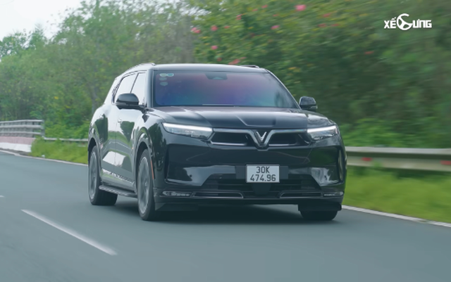 Lái VinFast VF 9 chạy liền 600km không 'bã người', có thể ‘vượt đèo, băng mưa'- Ảnh 1. Lái VinFast VF 9 chạy liền 600km không 'bã người', có thể ‘vượt đèo, băng mưa'- Ảnh 1.
