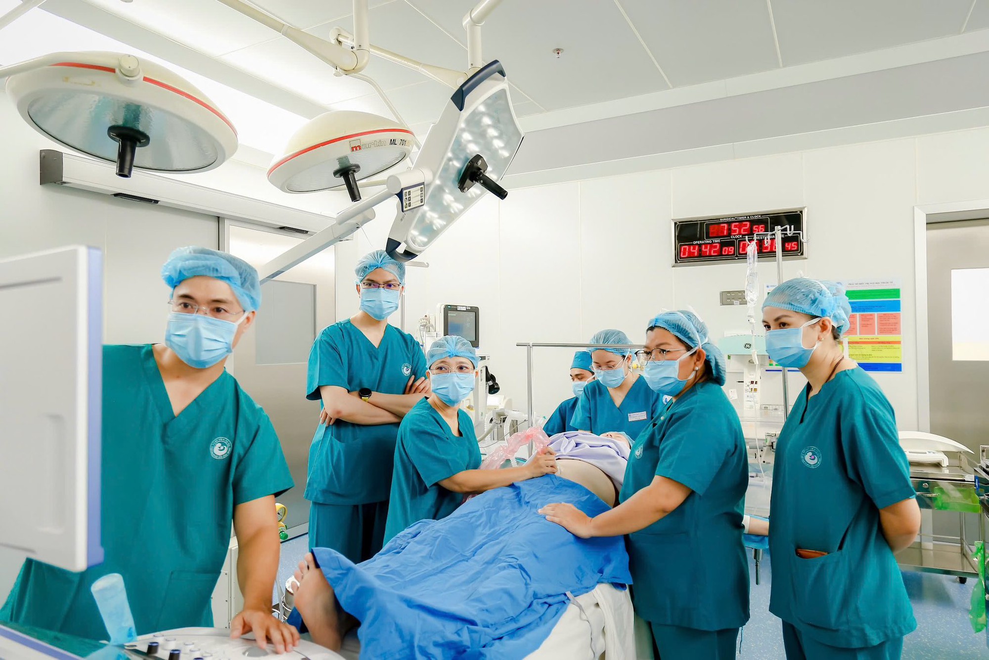 Ca can thiệp thông tim bào thai tầm cỡ quốc tế, phức tạp nhất từ trước đến nay: Cơ hội sống cho một em bé 25 tuần tuổi trong bụng mẹ- Ảnh 8.