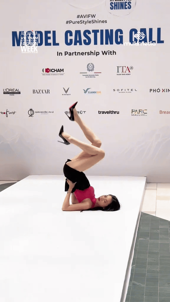 Hai nàng mẫu 19 tuổi catwalk khiến netizen phải so sánh: "Đối thủ Lọ Lem" lép vế trước Á quân quốc tế- Ảnh 9. Hai nàng mẫu 19 tuổi catwalk khiến netizen phải so sánh: "Đối thủ Lọ Lem" lép vế trước Á quân quốc tế- Ảnh 9.