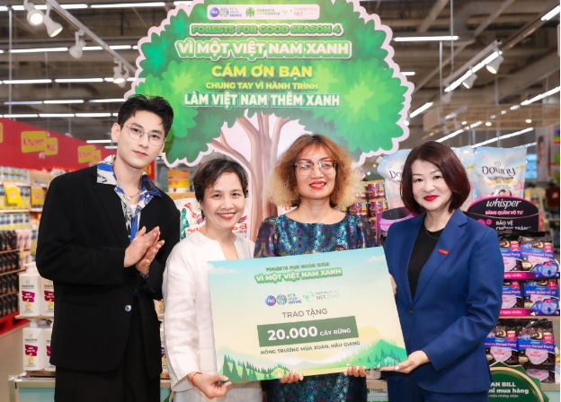 P&G và Central Retail cam kết trồng 35.000 cây rừng trên khắp Việt Nam- Ảnh 1. P&G và Central Retail cam kết trồng 35.000 cây rừng trên khắp Việt Nam- Ảnh 1.