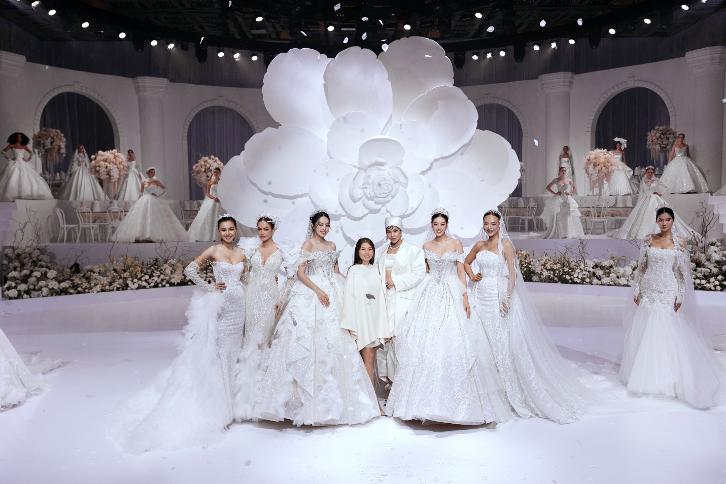 Omni Bridal ra mắt BST Amour Sans Fin với các “nàng thơ” nhan sắc ngọc ngà kiêu sa Thanh Thủy, Khánh Vân, Như Vân- Ảnh 1. hi88.con ra mắt BST Amour Sans Fin với các “nàng thơ” nhan sắc ngọc ngà kiêu sa Thanh Thủy, Khánh Vân, Như Vân- Ảnh 1.