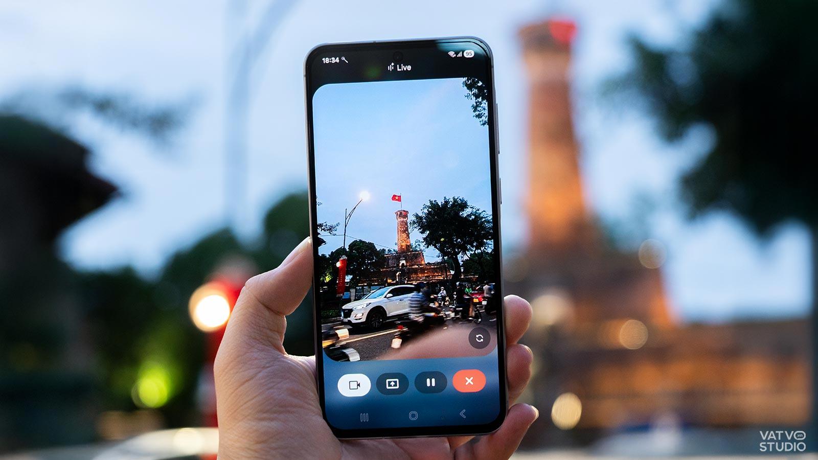 Gen Z “trên thông thiên văn, dưới tường địa lý” chỉ với Galaxy A series- Ảnh 1. Gen Z “trên thông thiên văn, dưới tường địa lý” chỉ với Galaxy A series- Ảnh 1.