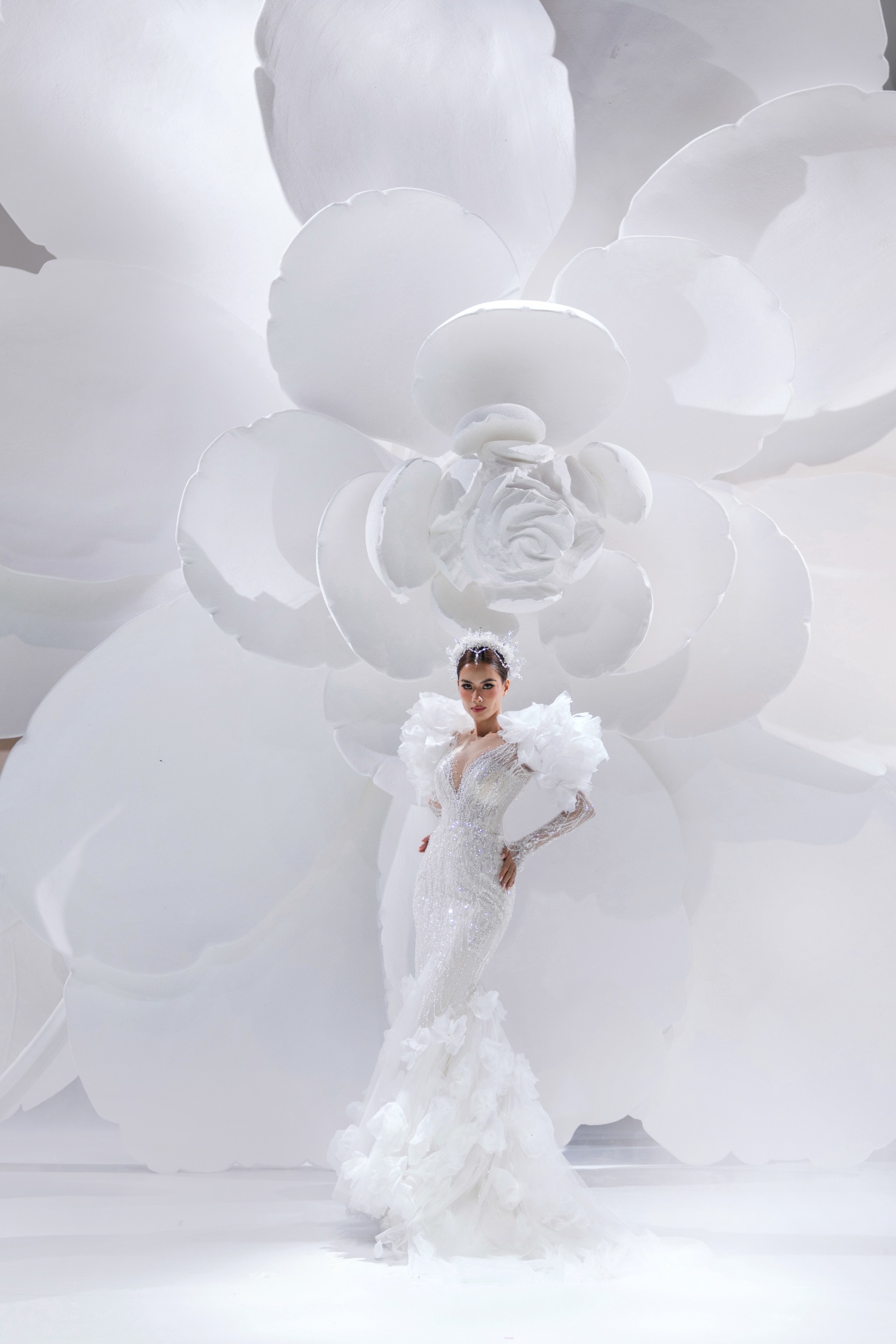 Omni Bridal ra mắt BST Amour Sans Fin với các “nàng thơ” nhan sắc ngọc ngà kiêu sa Thanh Thủy, Khánh Vân, Như Vân- Ảnh 5. hi88.con ra mắt BST Amour Sans Fin với các “nàng thơ” nhan sắc ngọc ngà kiêu sa Thanh Thủy, Khánh Vân, Như Vân- Ảnh 5.